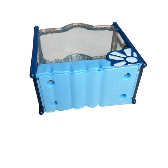 Disney Encanto Casa Madrigal Furniture Bed Replacement Figure/Cake Topper - Picture 4 of 6